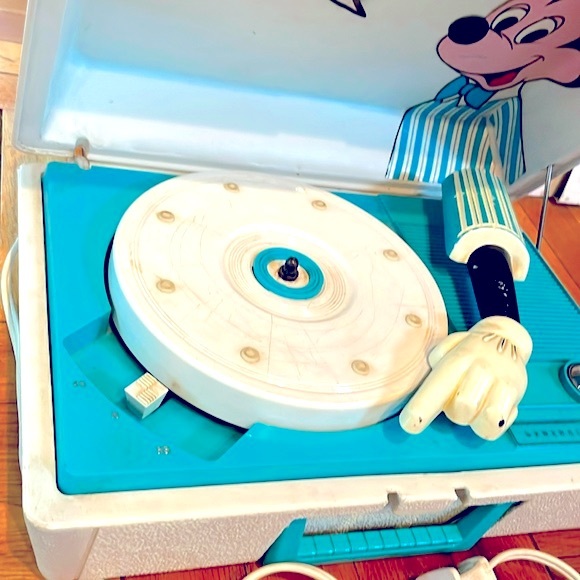 Disney Productions Mickey Mouse Record Player By General Electric Working Motor - Picture 6 of 14